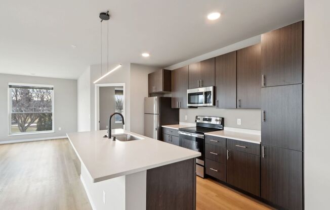 2 beds, 2 baths, 1,225 sqft, $2,520, Unit 5604-201