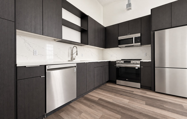 2 beds, 2 baths, $5,750, Unit 705