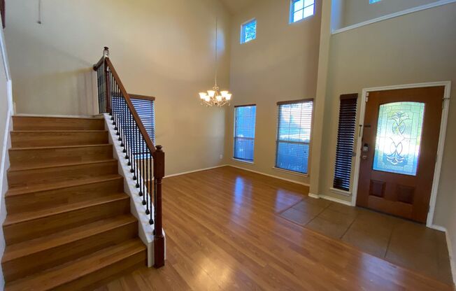 FALL INTO A NEW HOME WITH OUR MOVE-IN SPECIALS!