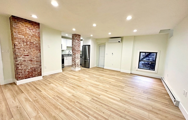 128 WEBSTER ST