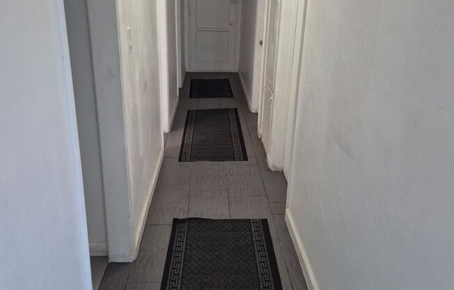 Private Bedroom for Rent in Single-Family Home – Utilities Included