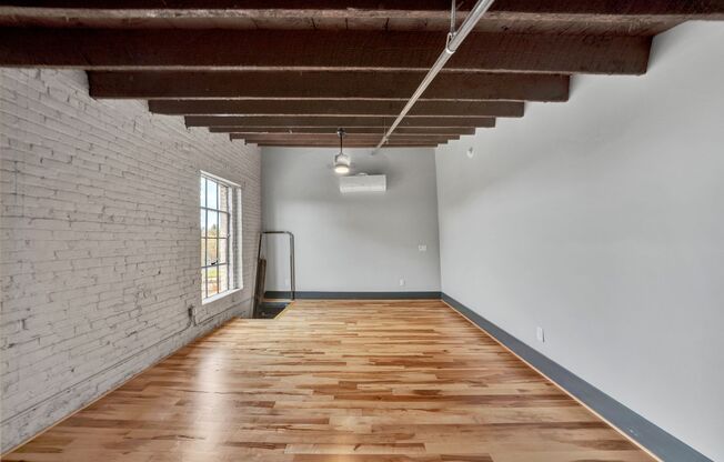 1 bed, 1 bath, 611 sqft, $1,095, Unit 307