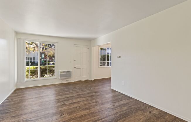 2 beds, 1 bath, 935 sqft, $2,550, Unit 46