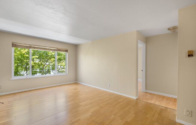 2 beds, 1 bath, 847 sqft, $3,350, Unit 367 Arguello Blvd #4