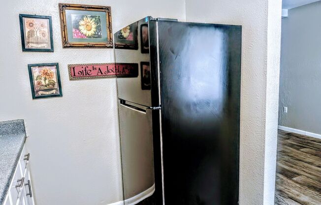 2 beds, 1 bath, 820 sqft, $1,025, Unit B114