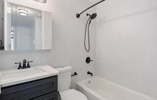 1 bed, 1 bath, 786 sqft, $6,100, Unit 11C