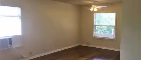 229 W Ridgewood Ct