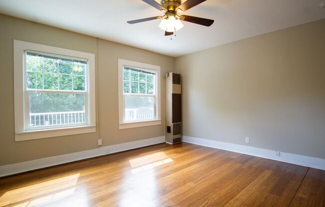 John's Landing 2nd Floor 1Bdr w/Hardwoods & $250 OFF!