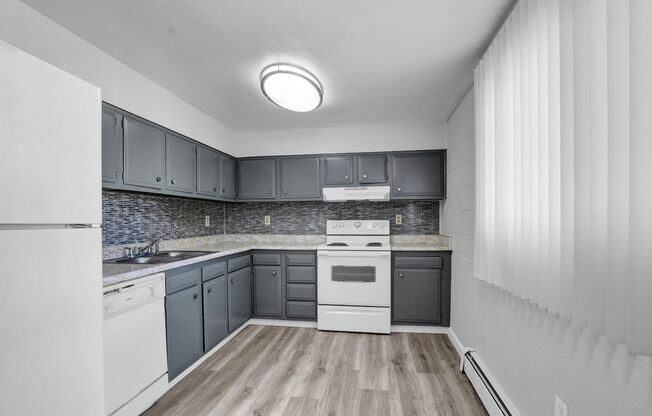 2 beds, 1 bath, 787 sqft, $1,345, Unit Unit 05