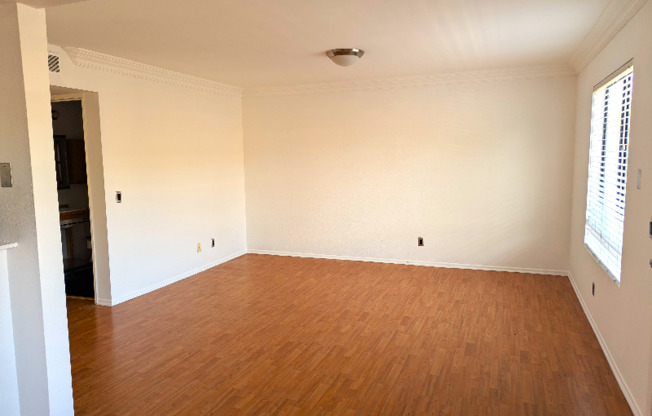 1605 WINONA BLVD