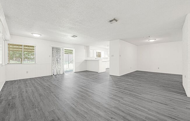 Tranquil Lakeside Living in Conroe!