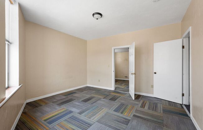 1 bed, 1 bath, 800 sqft, $849, Unit 103 W Lincoln Ave #1