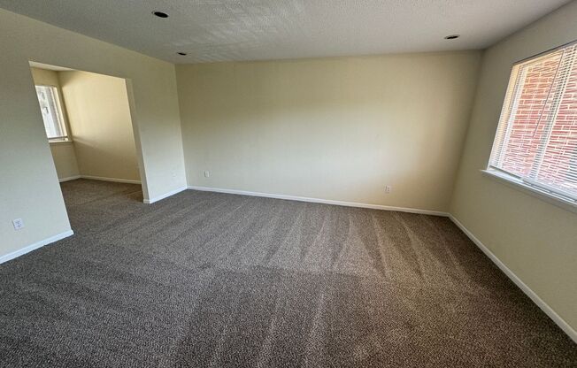 2BR/2.5BA condo in Champion Court near Centennial & Avent Ferry