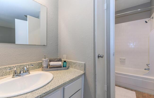 1 bed, 1 bath, 648 sqft, $859