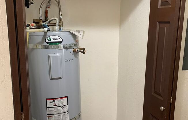 3 beds, 2 baths, 1,434 sqft, $2,450, Unit B110