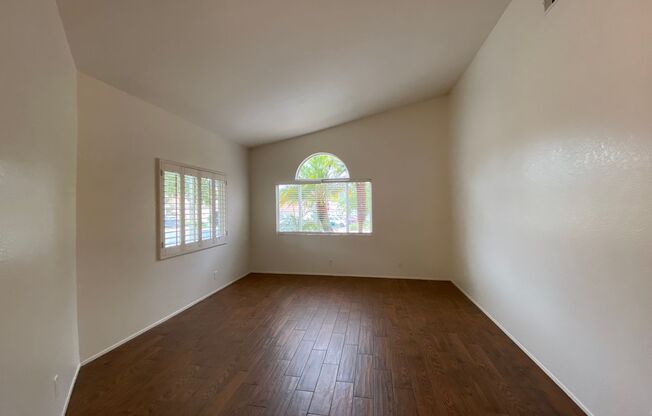 Spacious 3 Bedroom, 2 Bath located in Treasures of Caste Creek Community!