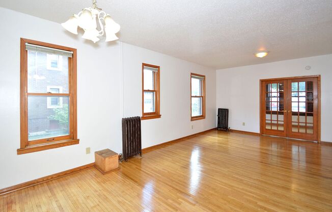 2 beds, 2 baths, 950 sqft, $1,400, Unit 10 - 110