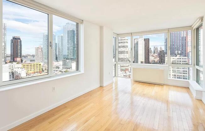 350 W 37th St