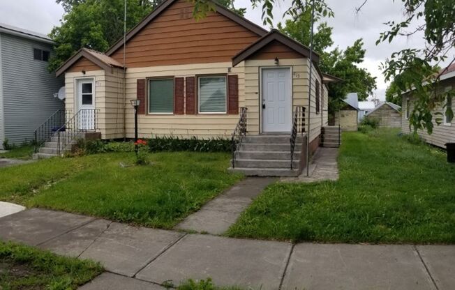 1 bedroom, 1 bathroom duplex in Ashton with 2 bonus rooms