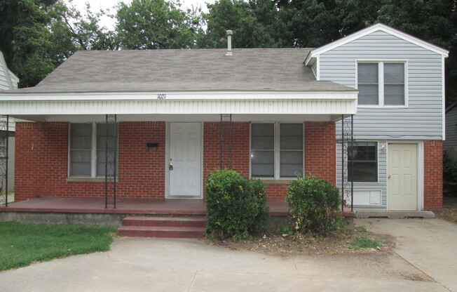 3 beds, 1.5 baths, $1,500