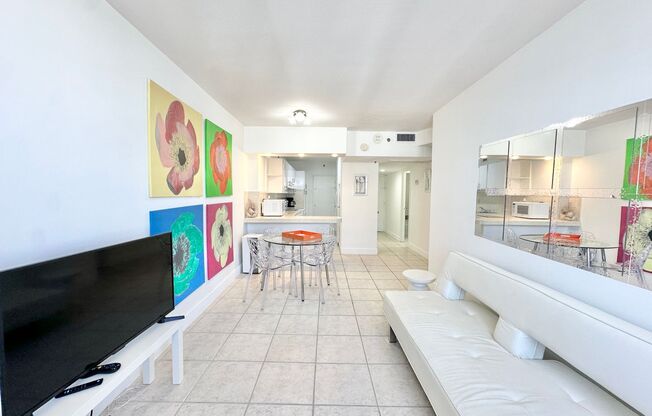 1 bed, 1 bath, $2,300, Unit Unit 1031