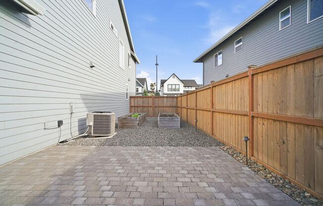 3 beds, 3 baths, $3,495