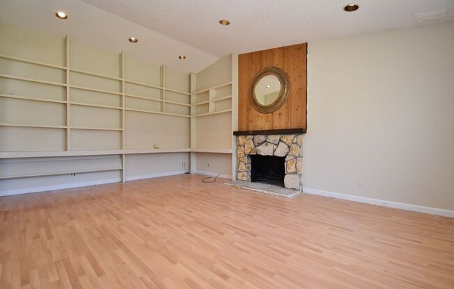 $3,790 4 BEDROOM VERY NICE REMODELED CENTRAL FREMONT HOME
