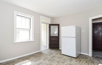 1 bed, 1 bath, 843 sqft, $700