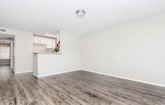 1 bed, 1 bath, 670 sqft, $1,069