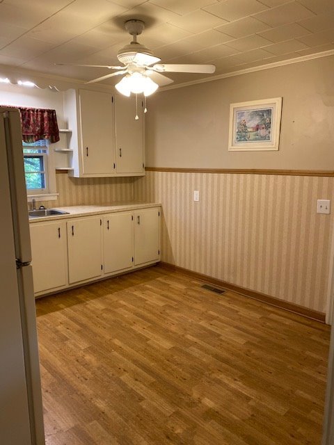 2 beds, 1 bath, $1,150