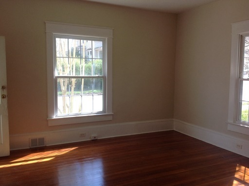 2 beds, 1 bath, $1,175, Unit 933 Franklin Street