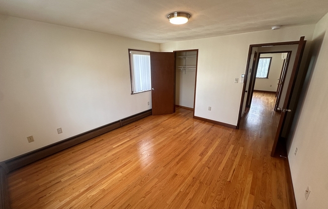 3 beds, 1 bath, 1,000 sqft, $3,000, Unit 2