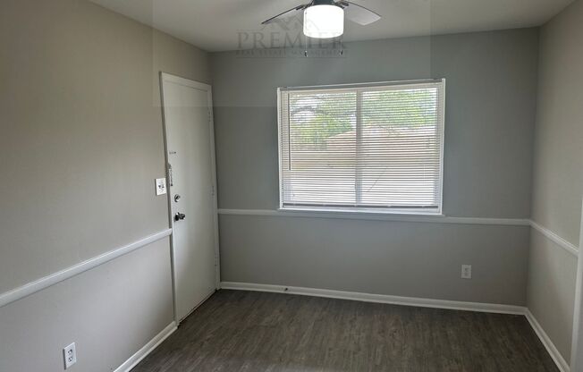 2 beds, 1 bath, $875, Unit 8038