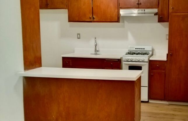 6416 Woodley Ave.