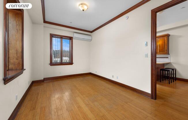 12 14 31 AVE
