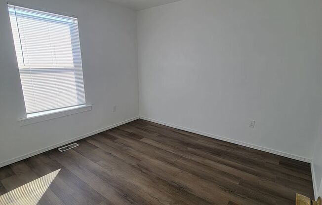 3 beds, 1 bath, $1,150