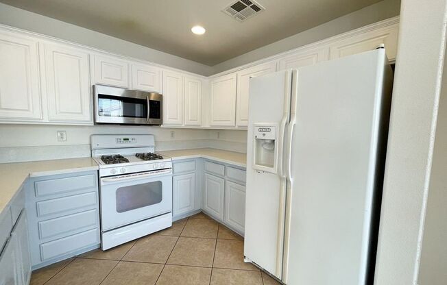 990 CANTABRIA HTS AVE