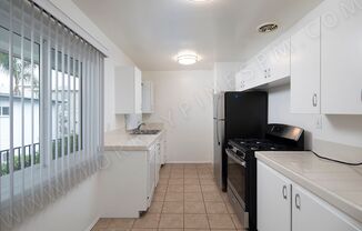 2 beds, 1 bath, $2,895, Unit 3815