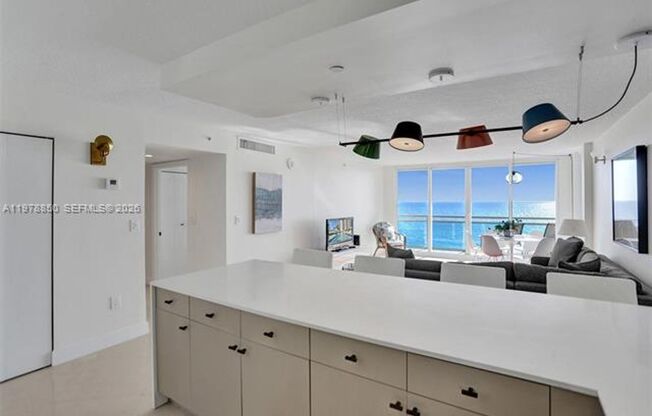 2 beds, 2 baths, 1,276 sqft, $5,200, Unit 6917 Collins Ave # 915