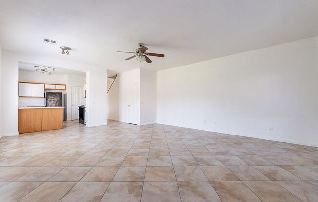 3 beds, 2.5 baths, $1,945, Unit UNIT 1096