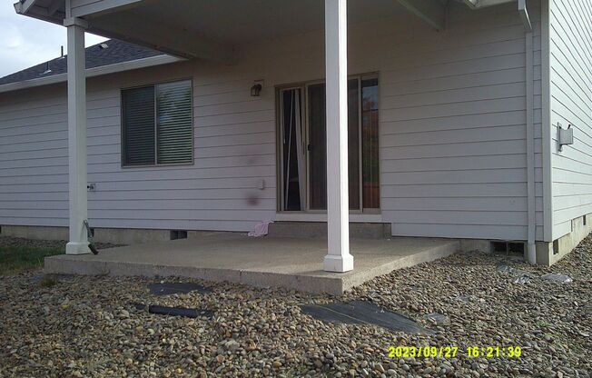 4 beds, 2 baths, $2,595