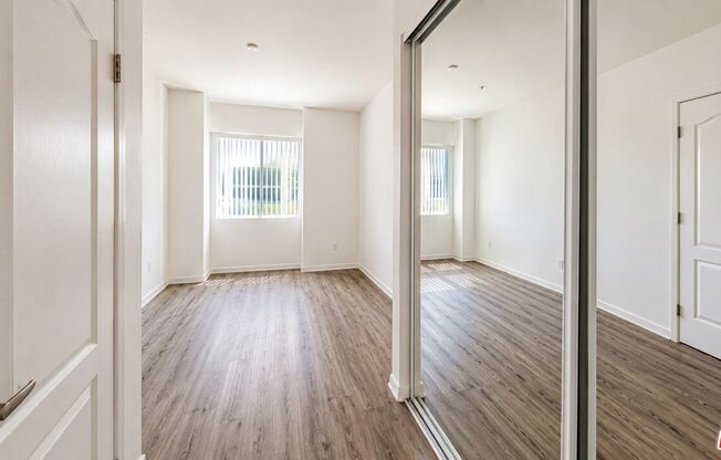 2 beds, 2 baths, 1,000 sqft, $4,100, Unit 312