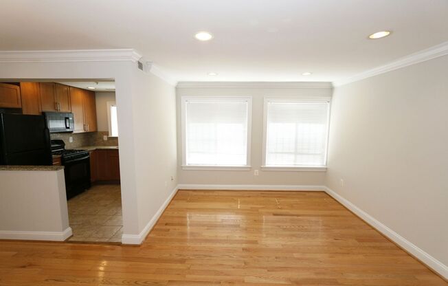2 beds, 1 bath, 850 sqft, $2,100, Unit 1903-#104