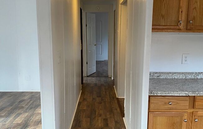 2 beds, 1 bath, $1,099