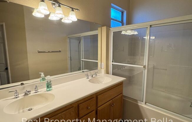 3 beds, 2 baths, $2,875