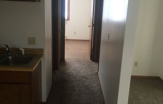 2 beds, 1 bath, $800, Unit 1816 #07