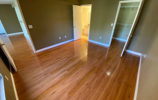 2 beds, 2 baths, 1,049 sqft, $1,295, Unit 555 Silverado Ranch #2006