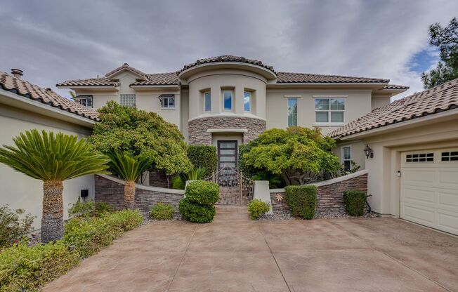 BEAUTIFUL LUXURY 5BEDROOM HOME IN GATED SUMMERLIN COMMUNITY