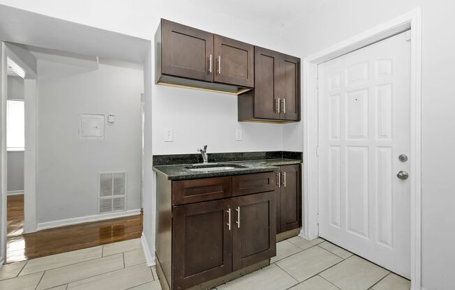 2 beds, 1 bath, 1,000 sqft, $1,495, Unit 6100-1E