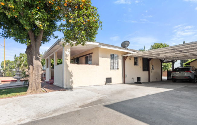 1822 E 70 ST